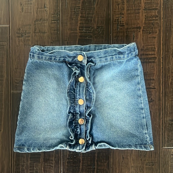 Girls 4/5T Fall Fashion Bundle Ready to Wear Shirt, Skirt, and Sweater - Picture 4 of 10